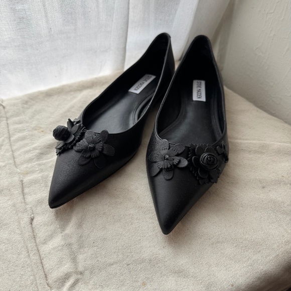 Black Flats - Picture 1 of 6